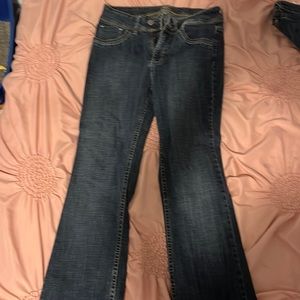 Bootcut jeans size 6 not worn out kinda stretchy